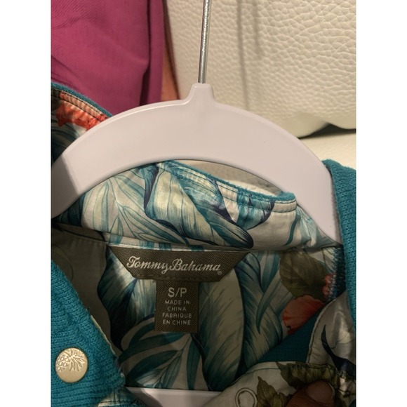 Tommy Bahama Womens Color Green Pullover 1/4 Button Sweater Size Small  Floral - Picture 4 of 4